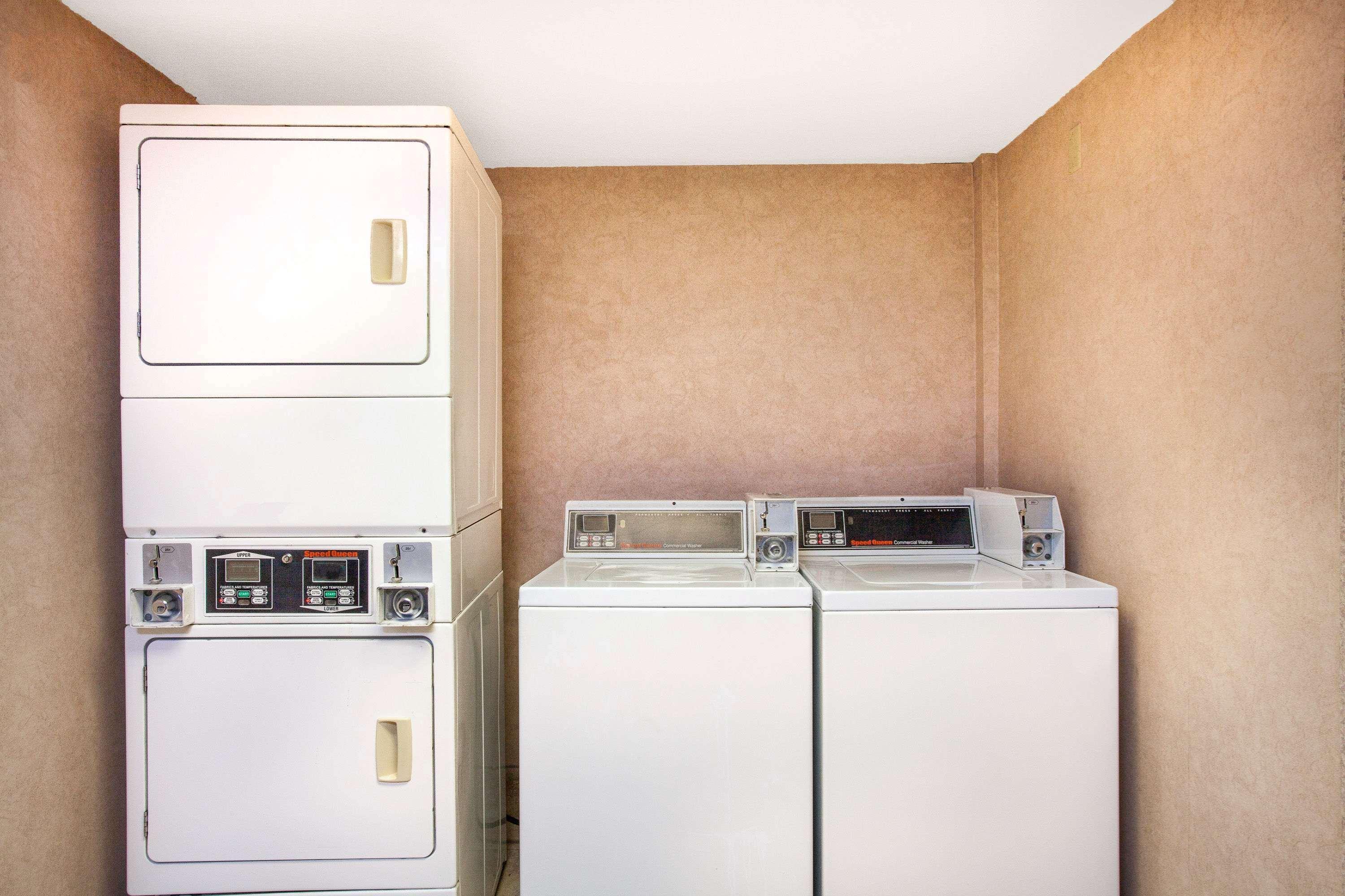 Ramada By Wyndham Orlando Florida Mall Εξωτερικό φωτογραφία